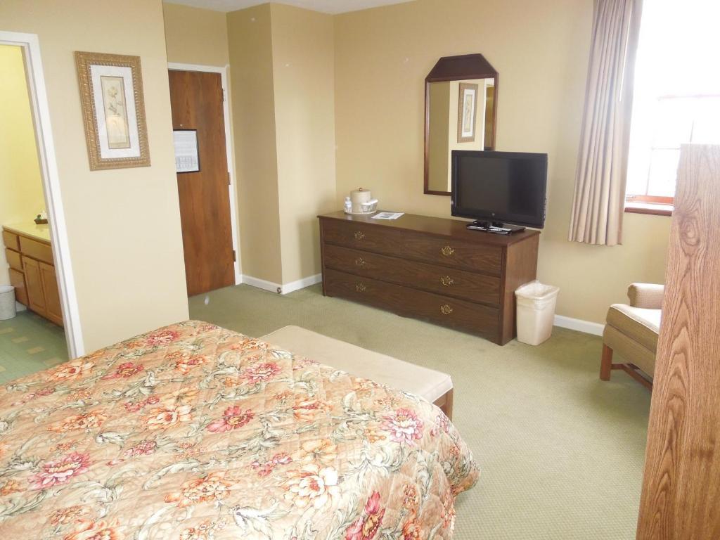 Bridges Guest Quarters Hotel Abbottstown Room photo