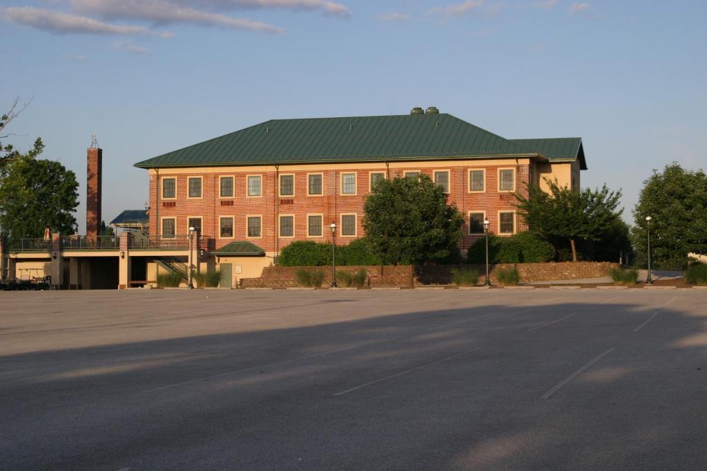 Bridges Guest Quarters Hotel Abbottstown Exterior photo
